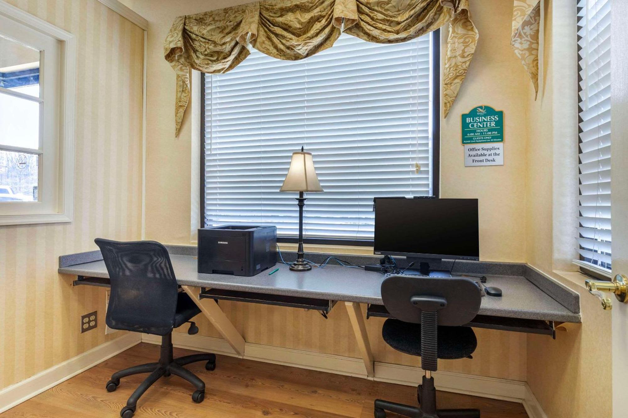 Suburban Studios Tysons Corner Віенна Екстер'єр фото