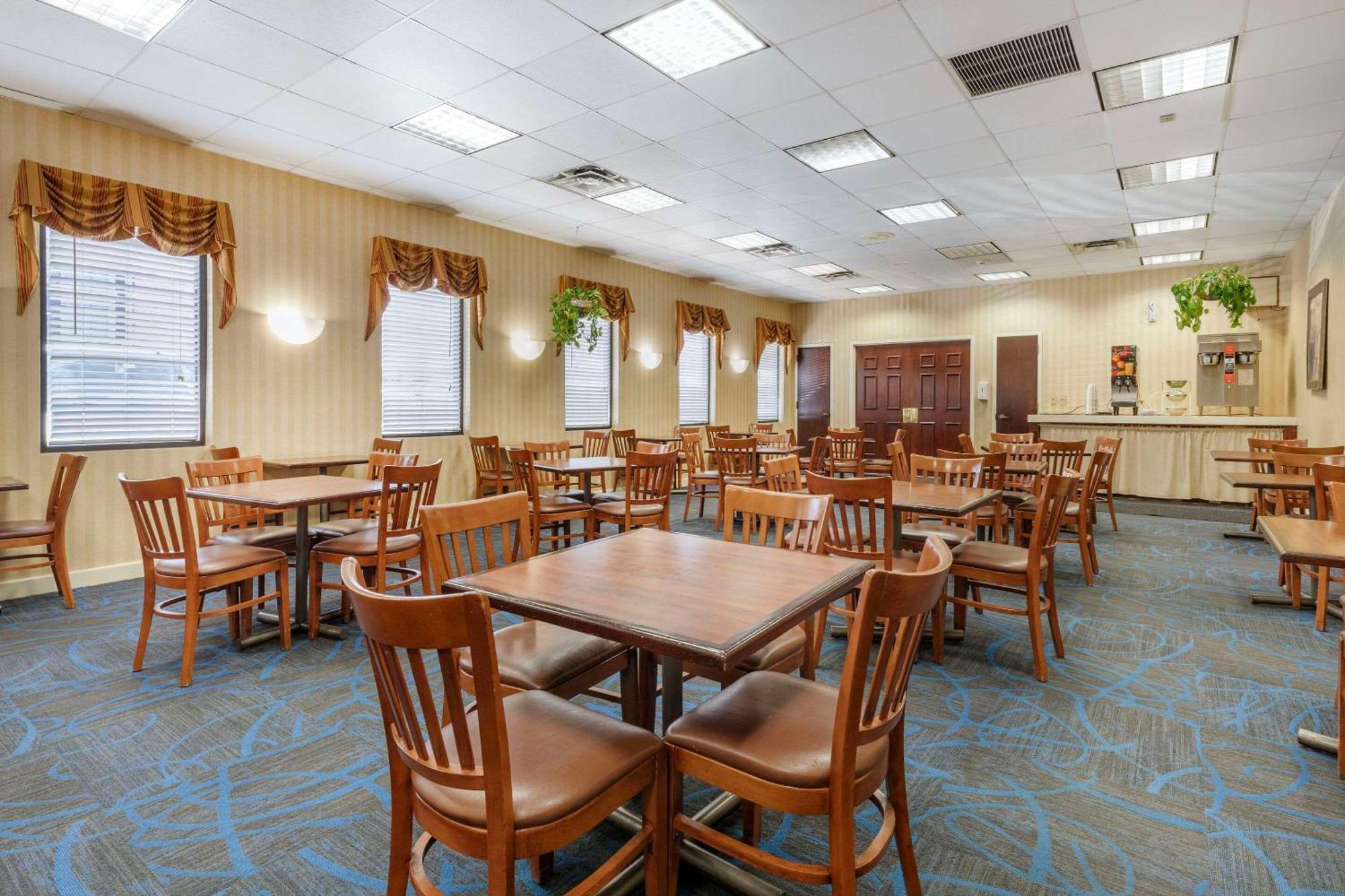 Suburban Studios Tysons Corner Віенна Екстер'єр фото