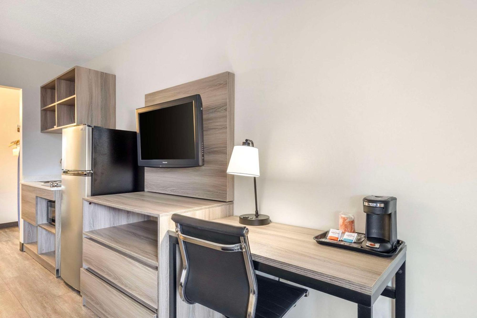 Suburban Studios Tysons Corner Віенна Екстер'єр фото