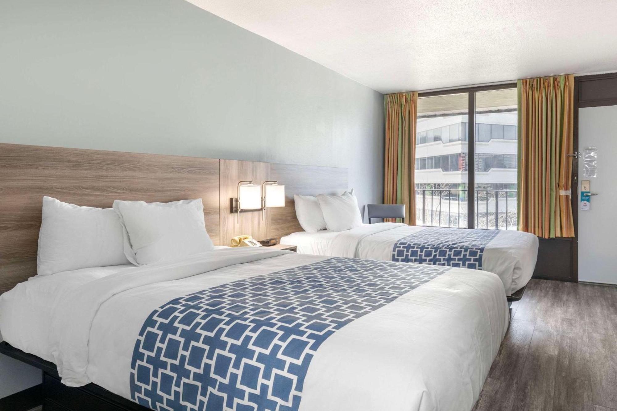 Suburban Studios Tysons Corner Віенна Екстер'єр фото